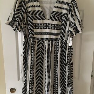 Old navy black and white jacquard lined dress.
